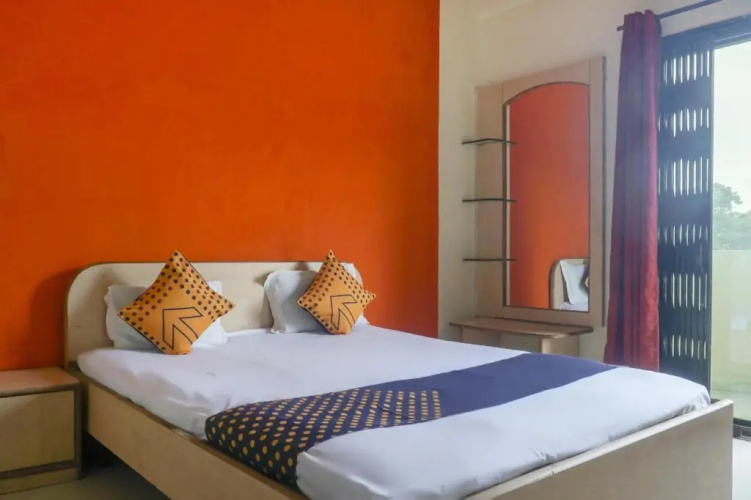 Vaishali Lodge by OYO Rooms