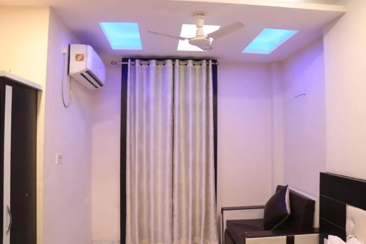 Hotel Raghuveer Residency