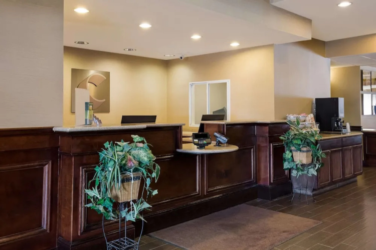 Comfort Suites
