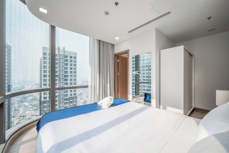 3 Bedrooms Family Club Suite with balcony and with city view