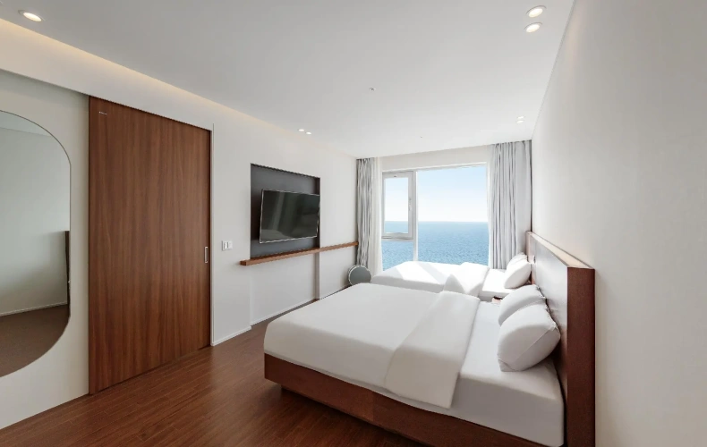 Suite with ocean view