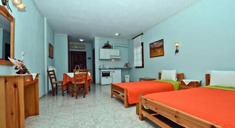 Aris Junior Studio & Apartments