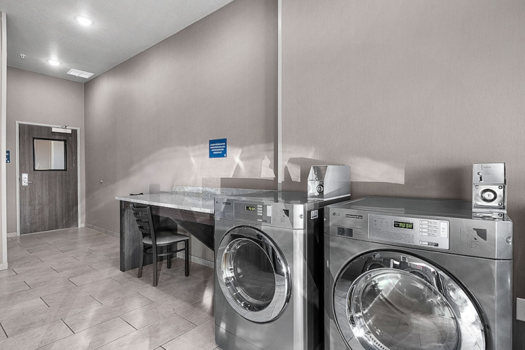 Riverstone Suites - Chippewa Falls