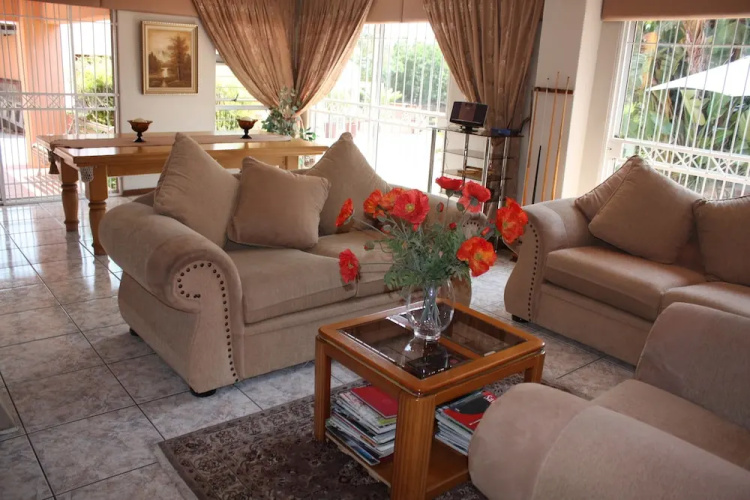 Eagles Nest Lodge
