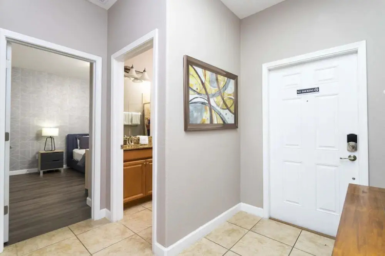 Beautiful Townhome Near Disney