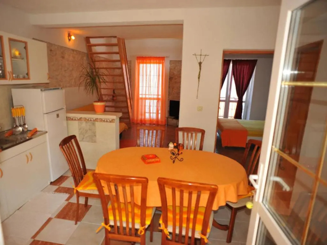 Apartment Suzi - 10 m from sea
