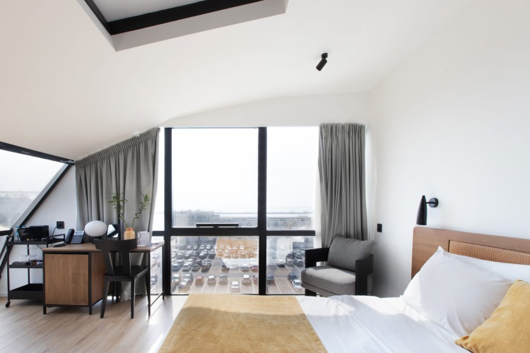 Signature Suite