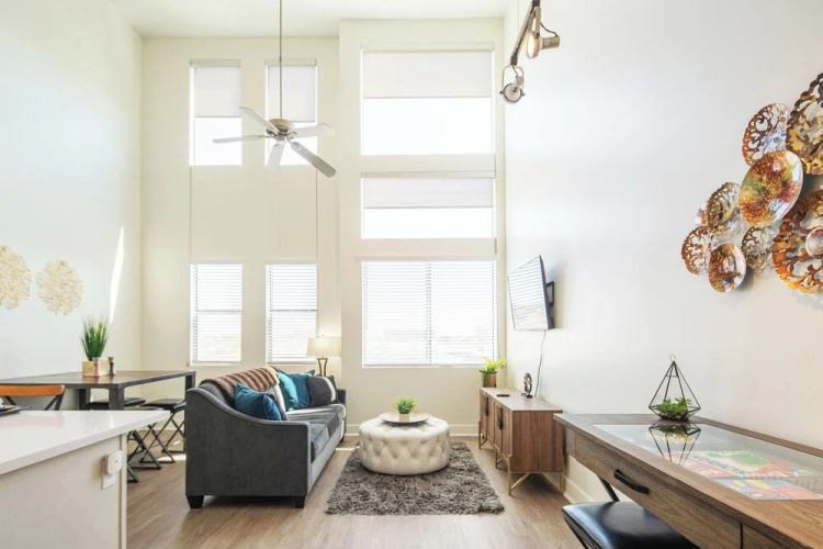 King Bed - Top Floor 2sty Loft - Parking 4058
