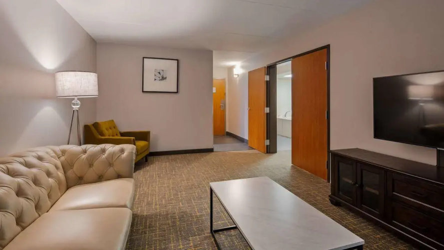 M Hotel & Conference Center