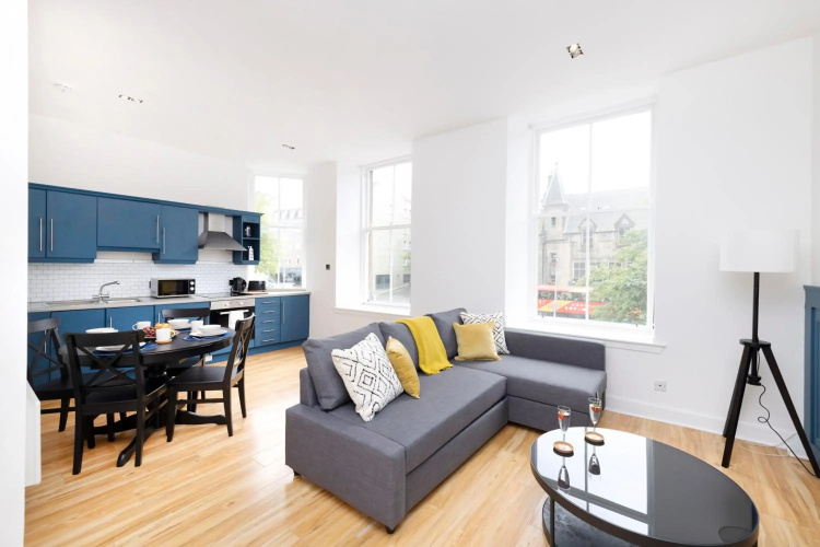ALTIDO Glamorous1-bed flat overlooking Grassmarket