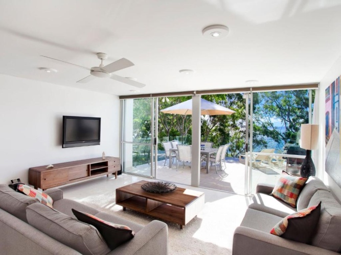 3 Bedrooms Apartment