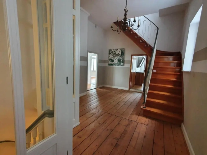 3 Bedrooms Apartment