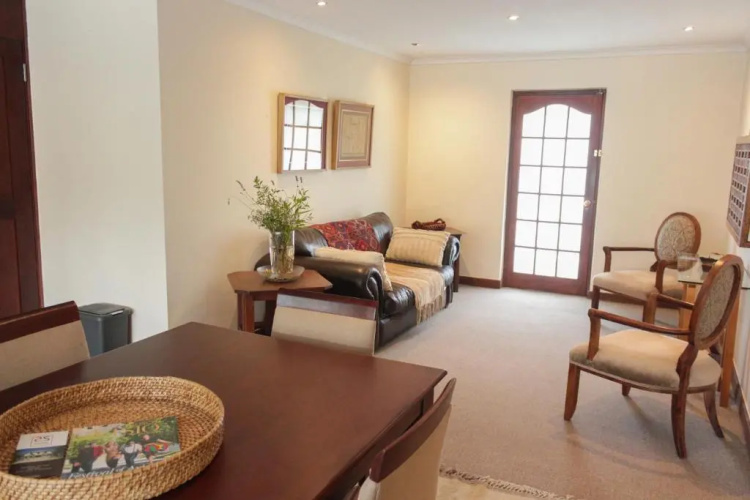 5 Seasons Guesthouse