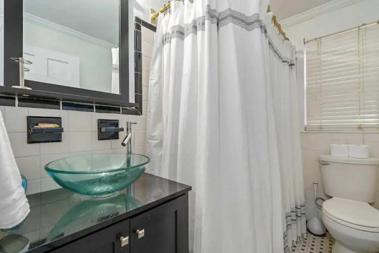 Pet-friendly Mobile Condo ~ 4 Mi to Downtown!
