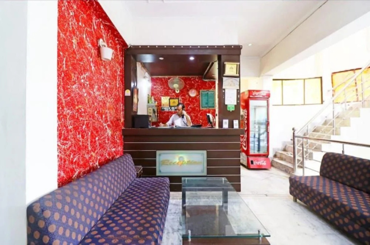 Goroomgo Brlux International Agra