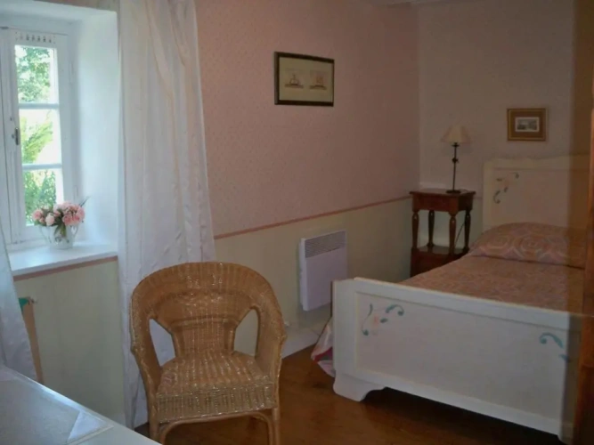 3 Bedrooms Cottage