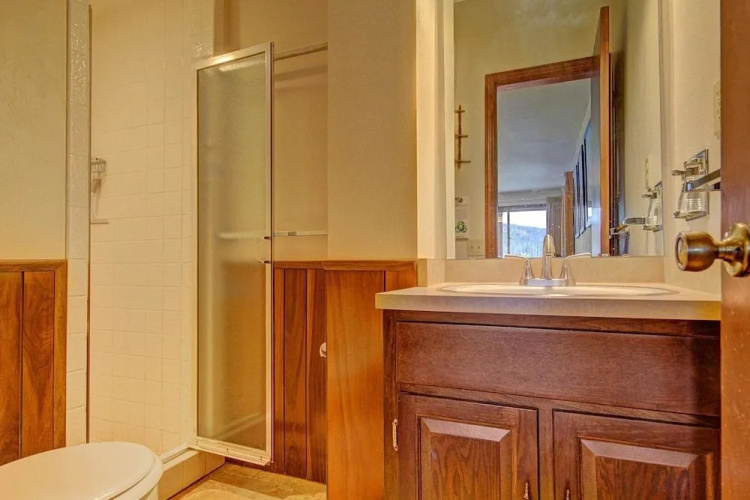 Elk View 4 Br home by RedAwning