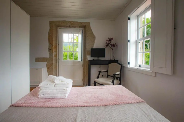 3 Bedrooms Cottage