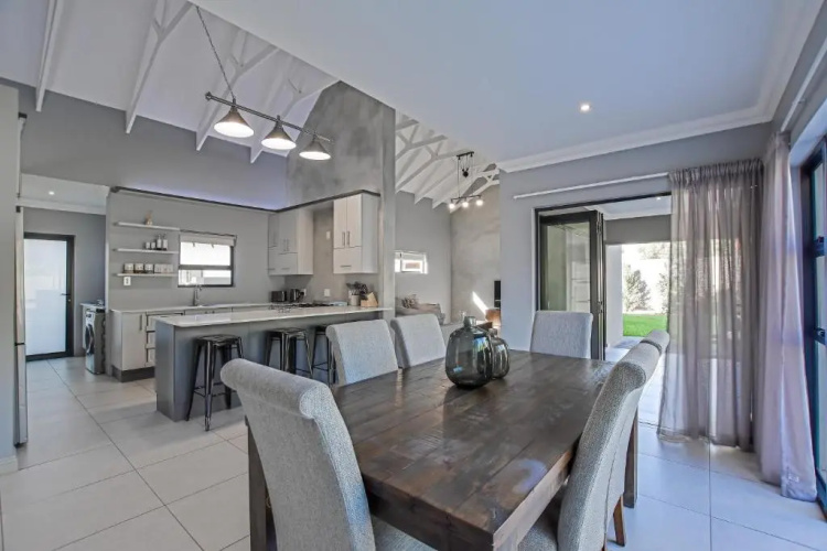 House Lezan