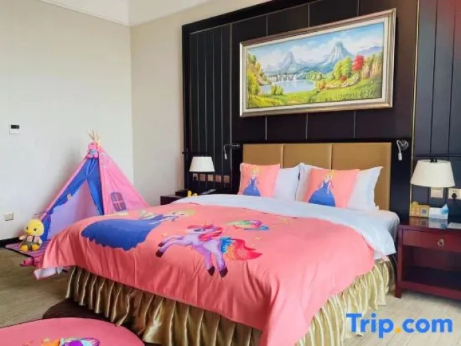 Deluxe Family Suite