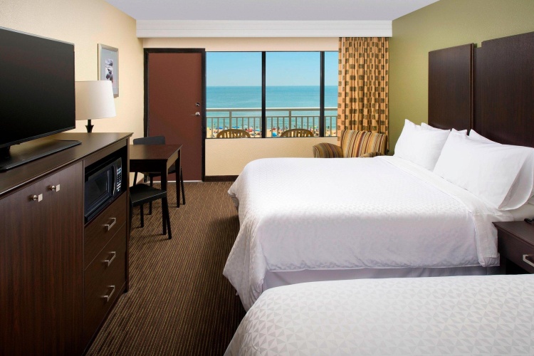 Standard Quadruple room with balcony and oceanfront