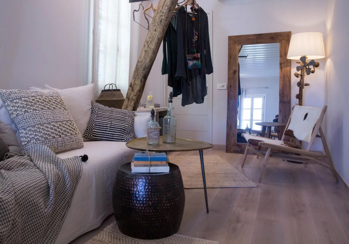 Amymone Suites