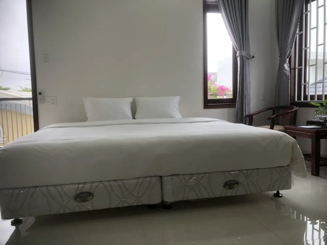 Standard Single room with balcony and with city view