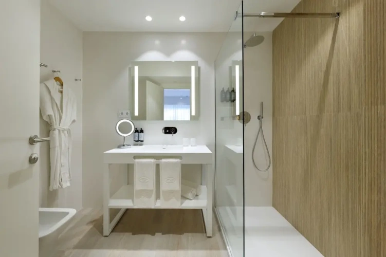 Deluxe Signature Level Double room