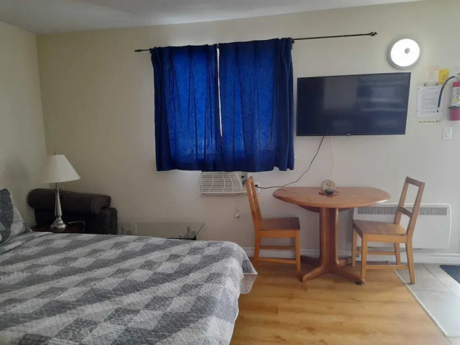 Three Islands Motel