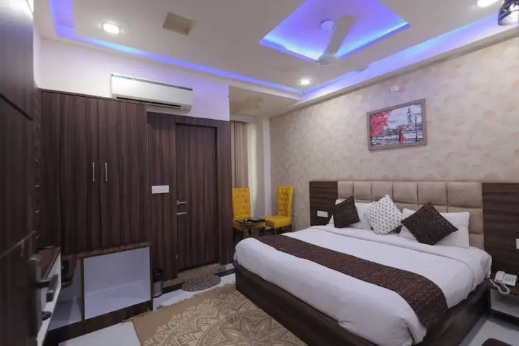 Hotel Srg Inn