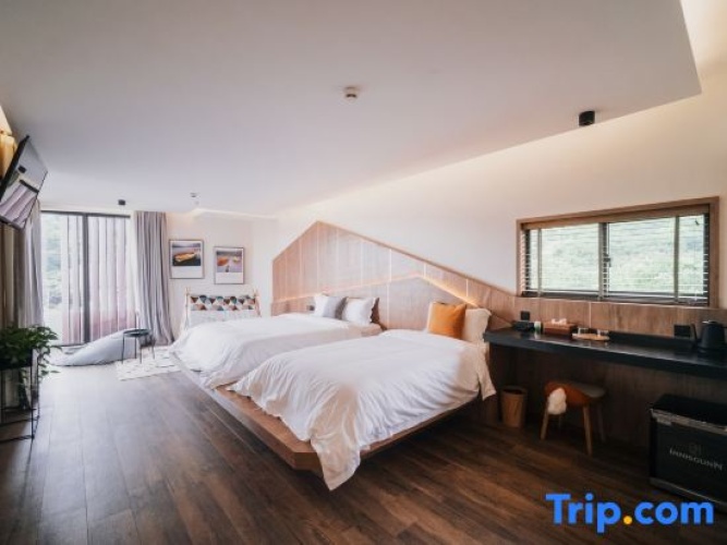 Family Junior Suite with balcony and with sea view