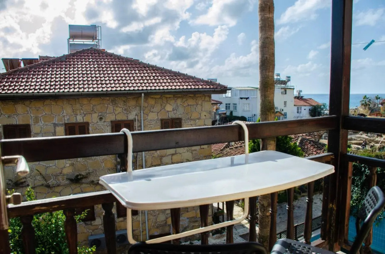 adalis hotel