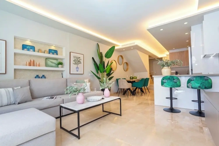 3 Bedrooms Apartment
