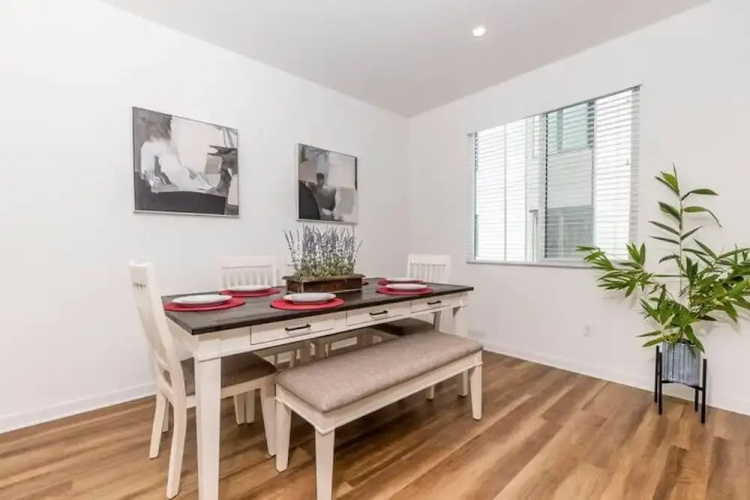 Private Room With Shared Bathroom