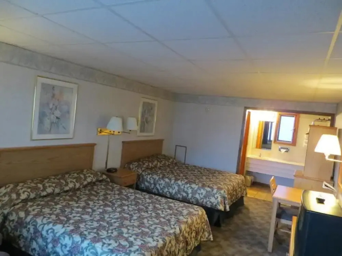 Mid Town Western Inn