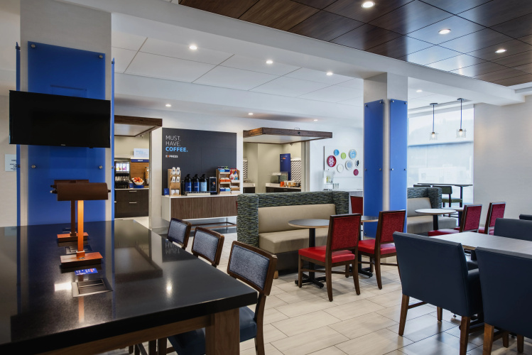 Holiday Inn Express & Suites Kelowna - East photo 30
