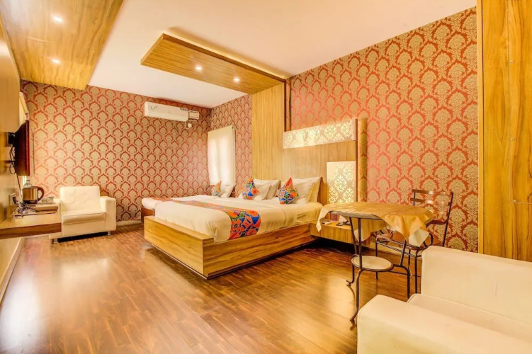 FabHotel iOliten
