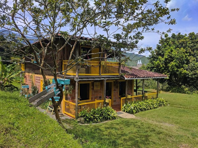 5 Bedrooms Cottage