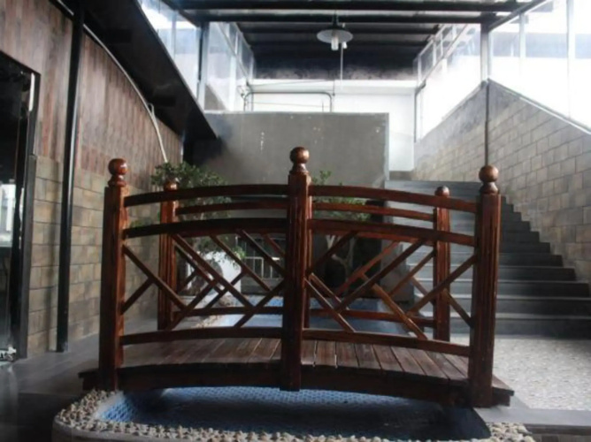 Pin Hotel