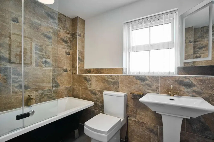 Host Stay Snowdrop Crescent I