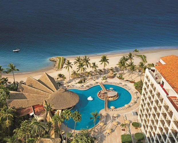 Double Club Junior Suite with balcony and oceanfront