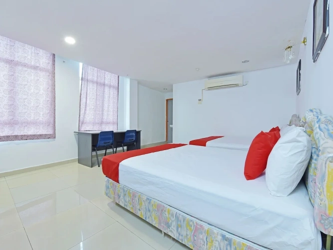 Sextuple Family Suite