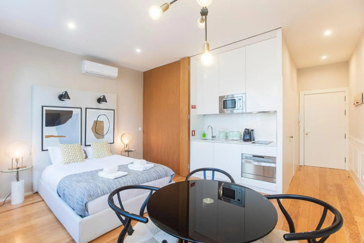 Cute & Bright Flat w/ AC by LovelyStay