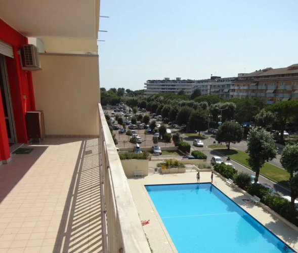 Great Flat With Shared Pool for six Guests-beahost