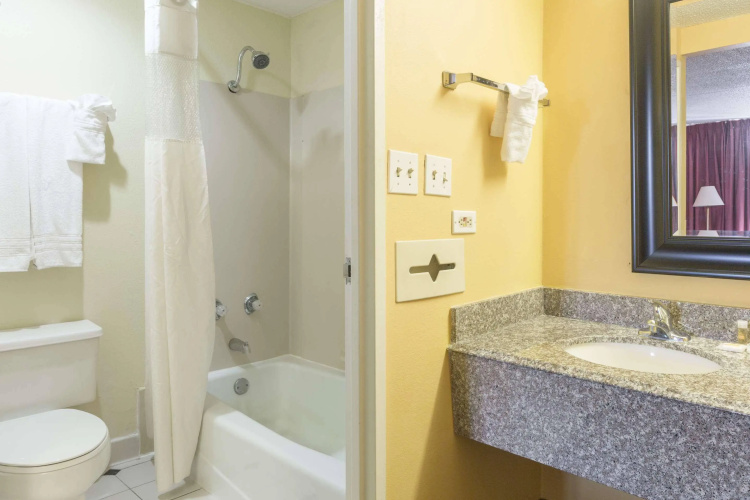 Quality Inn New Orleans I-10 East photo 11