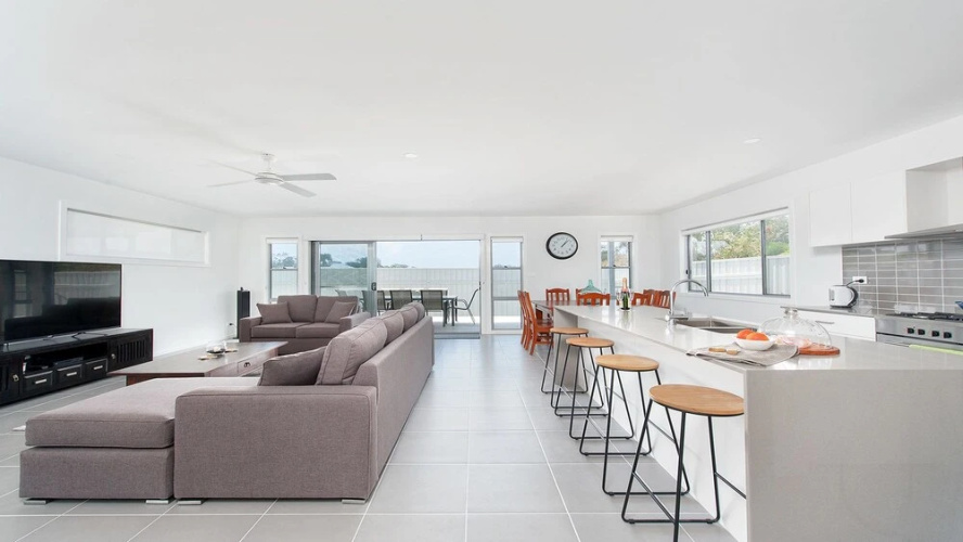 6 Bagnall Avenue