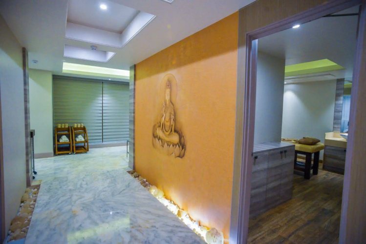 Efcee Sarovar Premiere Bhavnagar