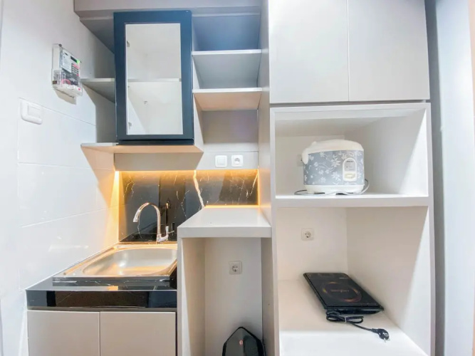 Modern Look and Homey Studio Apartment The Alton
