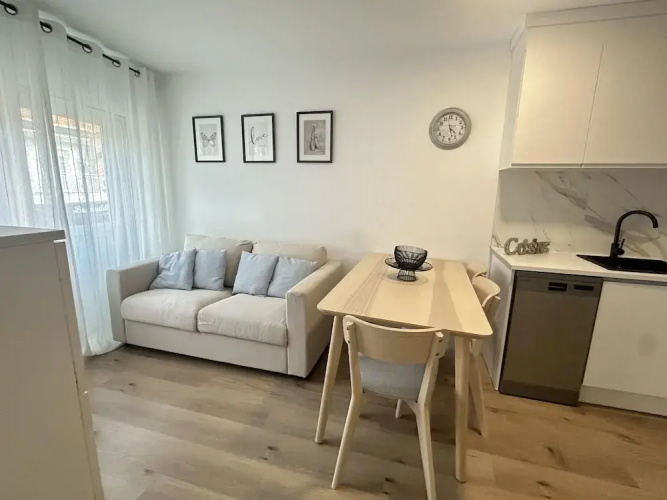 Beach Apartment 4