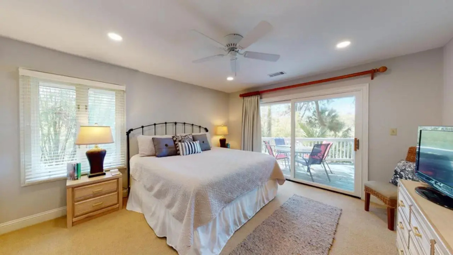 15 Promontory Ct